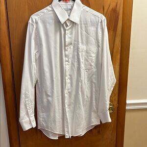 Van Heusen Traveler white men’s button up shirt, business, casual, size 15 1/2